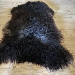 Meget smukt, langhret bldt og vamset skind