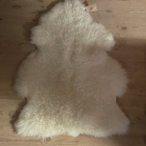 Bldt, silkeblankt lammeskind med fylde