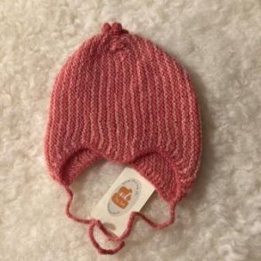 Baby djvlehue, stribet i rde nuancer