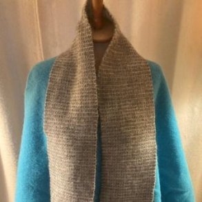 Bldt, grt halstrklde