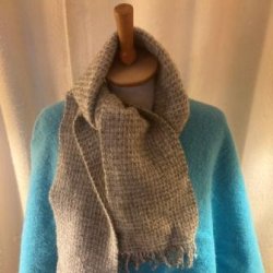 Bldt, grt halstrklde