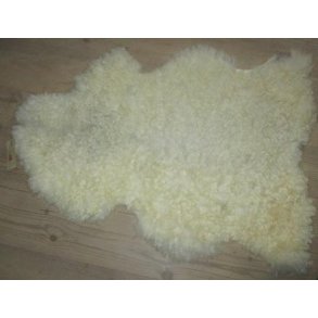 Lille skind med store og sm lokker