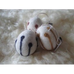 �g, r�hvidt med karrygul m�nster, ca. 6�cm h�j