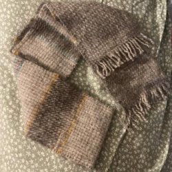 Bldt let halstrklde med strib