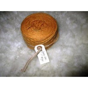 Plantefarvet lammeuld fra Thy Lam. Lyng 2 trdet. 70g